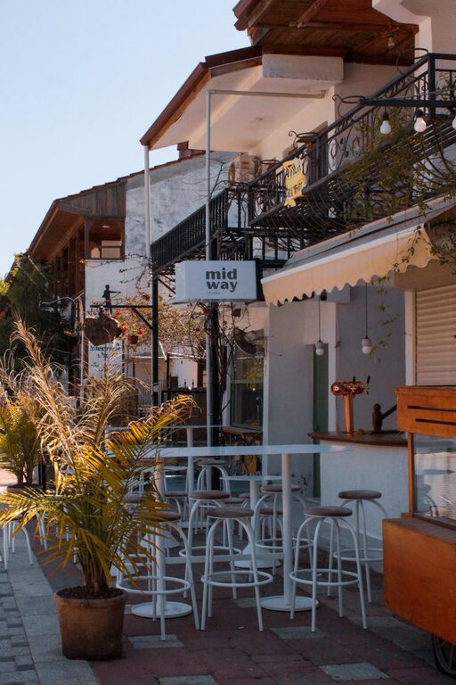 Jak sprawić, by mały balkon był przytulny i funkcjonalny